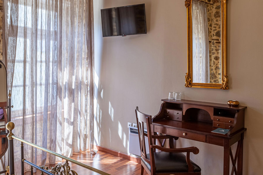 Althaia Pension Nafplio - Balsam Superior Double Room Antic Furniture